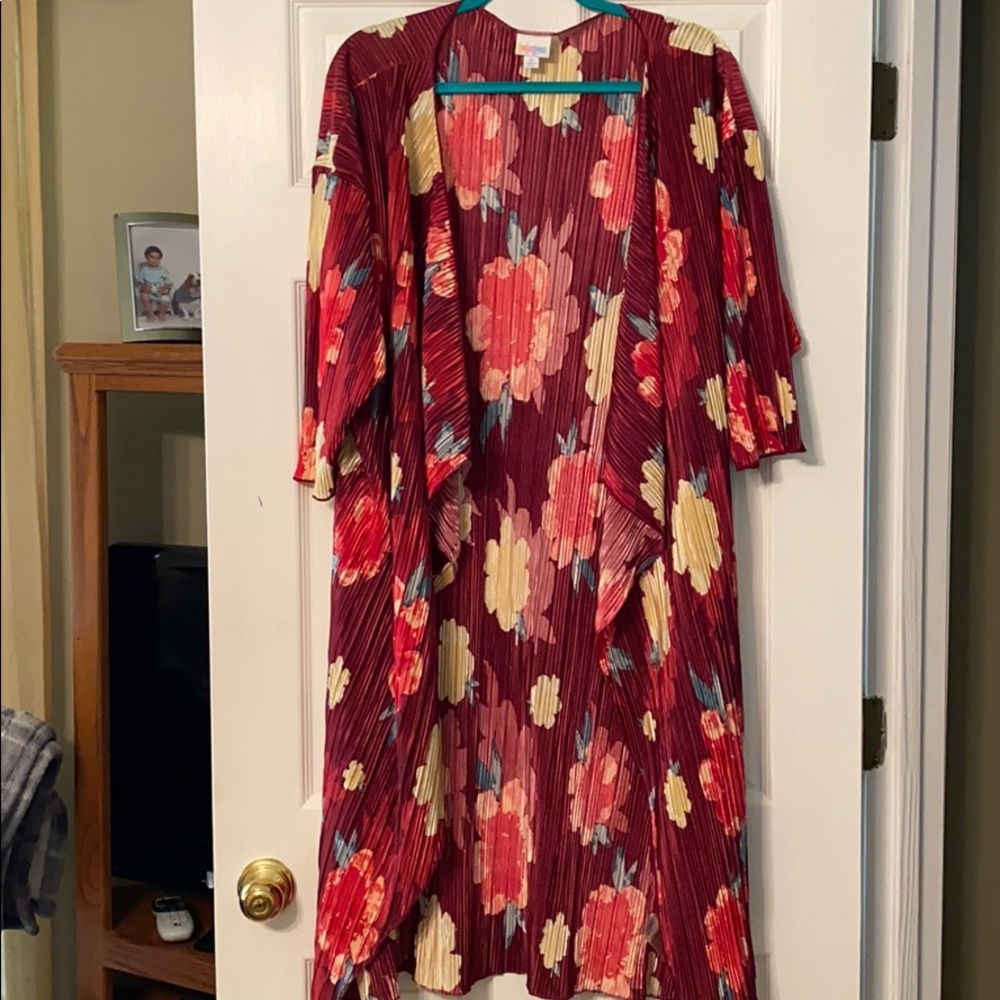 Lularoe Shirley Crystal Pleats Size Medium